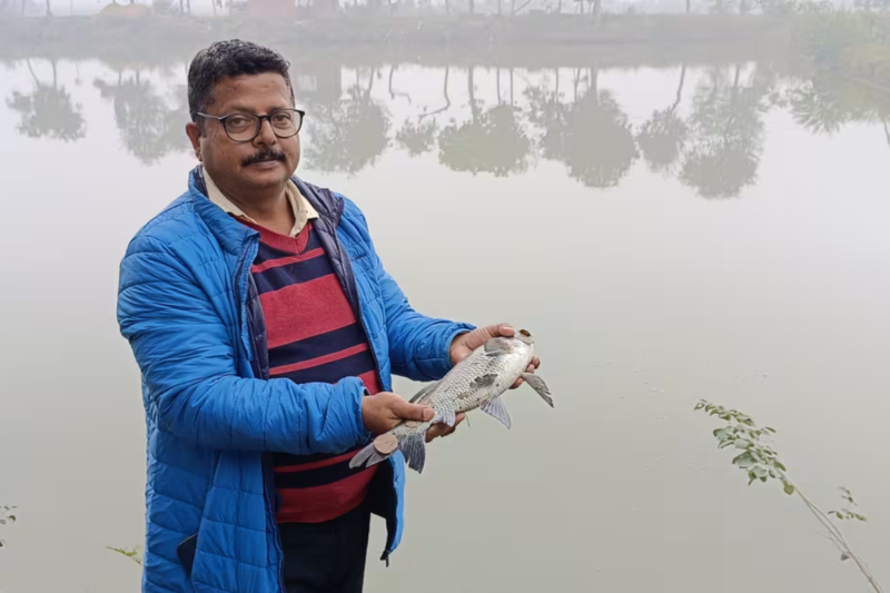 Madanjeet Kumar Singh: Chandauli's inspiration who gave new wings to his dreams through fish farming 